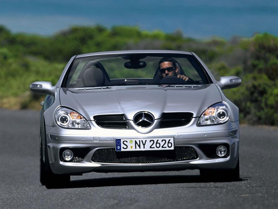  Mercedes-Benz SLK55 AMG 2004 года  (фото 4 из 30)